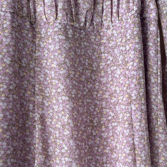 Long sleeve skater dress in purple with white and yellow floral design - Picture 5 of 7